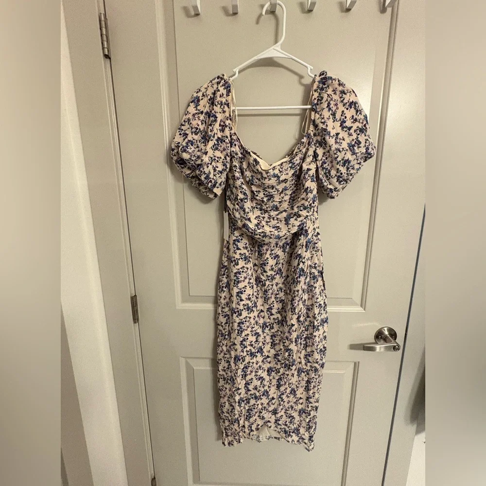 NWT ASTR Dress Square Neck Bubble Sleeve Cream Multicolor Ditsy Dress size S